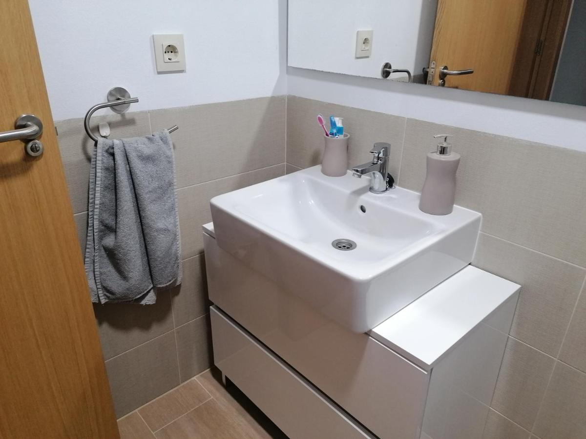 Agradable Casa Adosada Con Piscina Zahara de los Atunes Luaran gambar